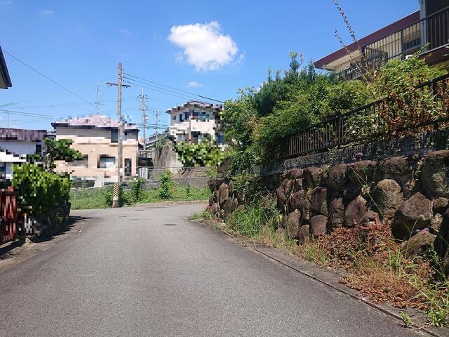 売土地 生駒郡三郷町信貴山東300万78坪古家付き