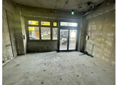 アットホーム 西神田センタービル 1階 提供元 株 エイコーポレーション メトロ駅前店 千代田区の貸店舗