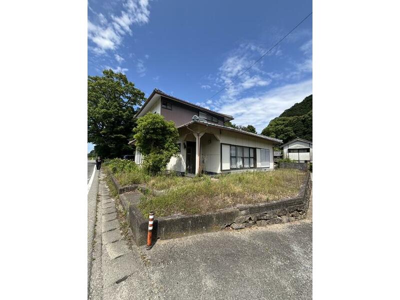 2F 7LDK, Takara, Iidanyacho, Tokushima-city (Nakada station)

1.5 million yen