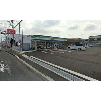ファミリーマート 高松仏生山北店 距離:169m