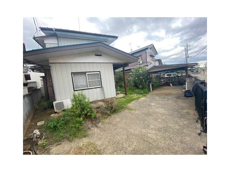 3000m walk from JR Mito Line "Kawashima" Station