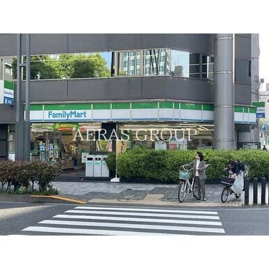 ファミリーマート 新川中央大橋店 距離:82m