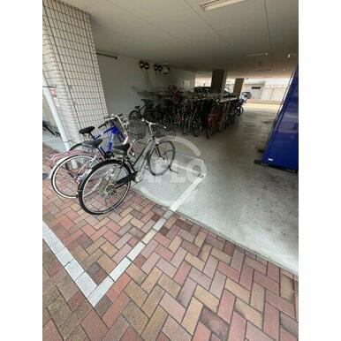 エルソル江坂　駐輪場