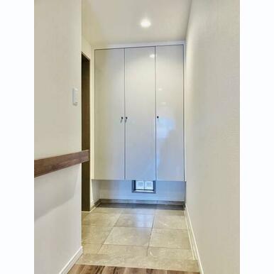 ゆったりとした玄関です