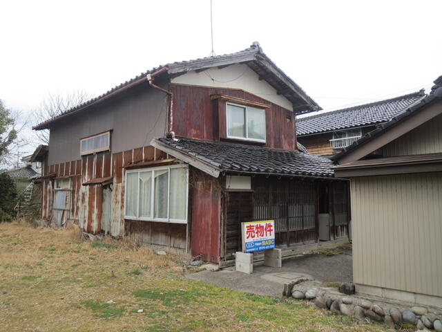 Cheap house for sale in Nyuzen, Toyama