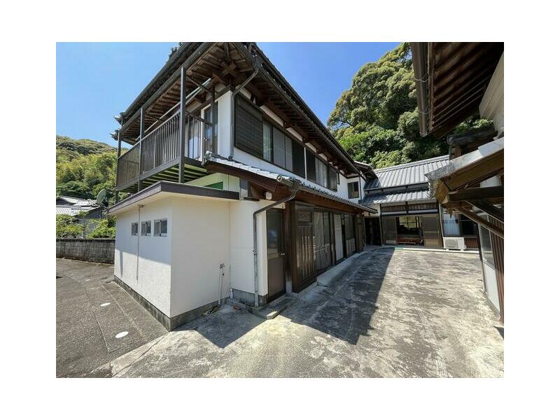 Kochi City, Haruno-cho Higashimoroki, 2-story building, 11DK