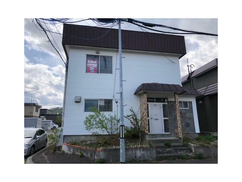 2-story 4SLDK in Fujino 2-jo 8-chome, Minami Ward, Sapporo City - 2,950,000 yen