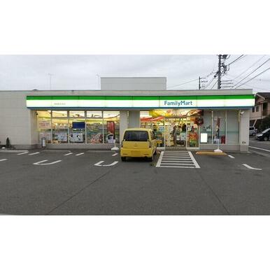 ファミリーマート　秀栄東浅川町店 距離：168m