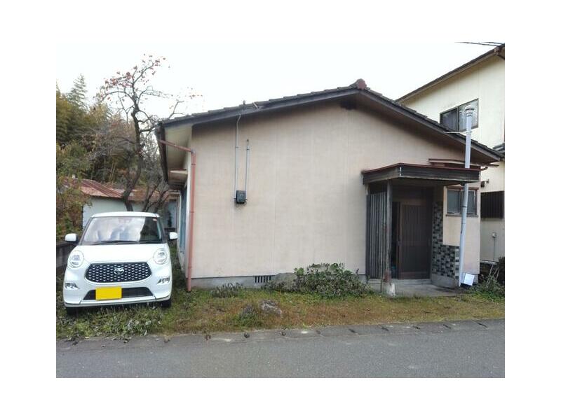Oita-shi, Oita (Takenaka station) Single story house 4K

Single-story house 4K 2.5 million yen
