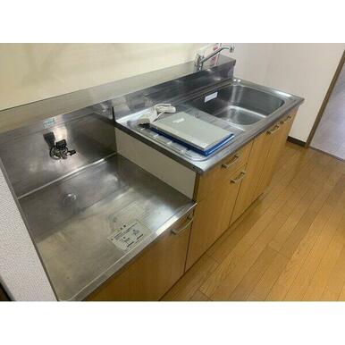 同物件の別部屋になります。