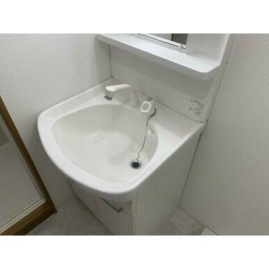 同物件の別部屋になります。