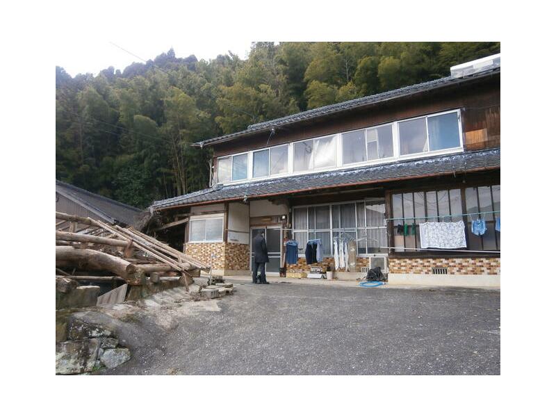 Karatsu City, Kitahata Kamihirano (Yamamoto Station), 2-story building, 7DK