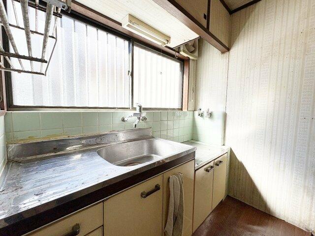 Minato-ku, Osaka City, Minato-Haru 4-chome (Osaka Port Station) 2-story building, 3K &mdash; photo 3
