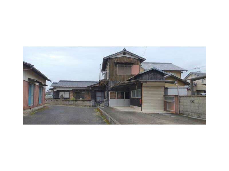 Niihama City, Hagiu (Nakahagi Station) 2-story building 7DK
