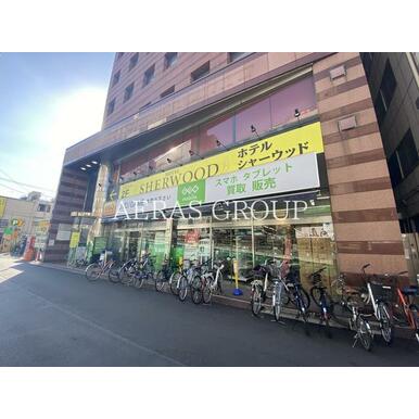 ゲオ鶯谷店 距離：927m