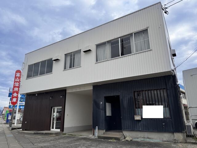 富山市中心部空きテナント！駐車場つき！ アットホーム】富山市の駐車場(近隣含む)の貸店舗・空き店舗・テナント