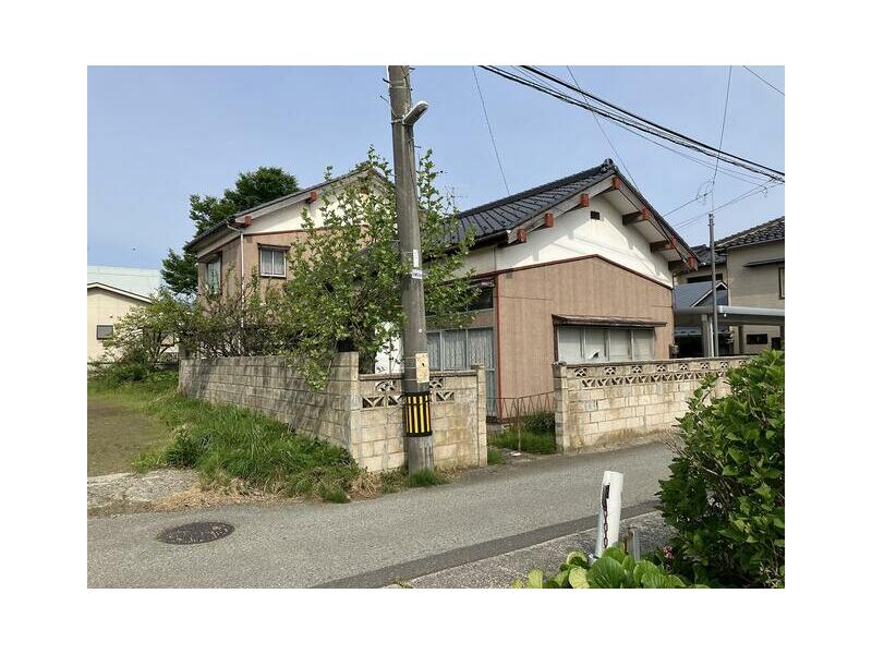 Nikaho City, Nakatsukawamachi, Ie no Ushi (Nakatsuka Station) 2-story 8LDK