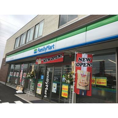 ファミリーマート小平小川町二丁目店 距離：395m