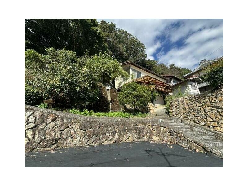 4 Unomachi, Uwa-machi, Seiyo-shi, Urawa （Unomachi station） 2F 5K

400,000 yen