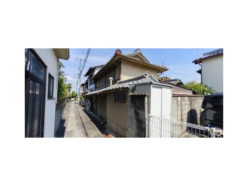 Gojo-city Okaguchi 1-chome (Gojo Sta.) 2F 6DK

2,990,000 yen