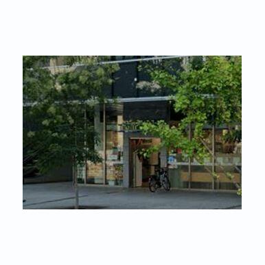 ファミリーマート 恵比寿南三丁目店 距離:110m