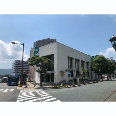 山口銀行唐戸支店 距離:269m