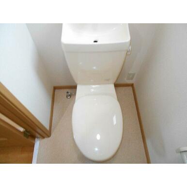 ゆったりとした空間のトイレです