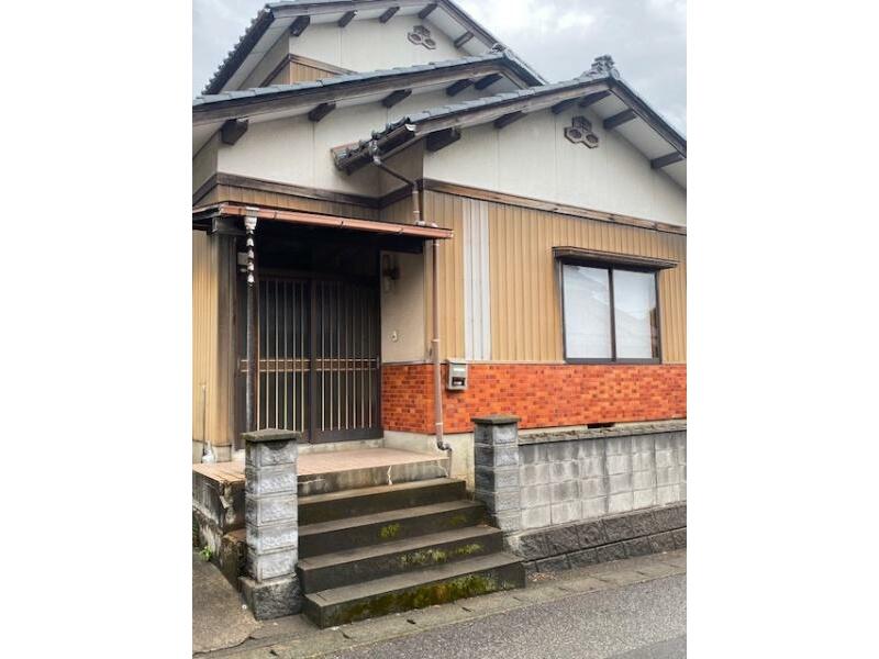 Fukui City Ejirigaoka-cho (Sanjuuhassha Station) 2-story 5DK