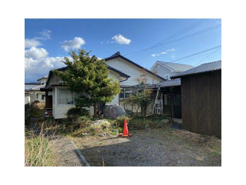 Niihama-shi Yahata 3-chome (Niihama Sta.) Single-story building, 6DK

5.8 million yen
