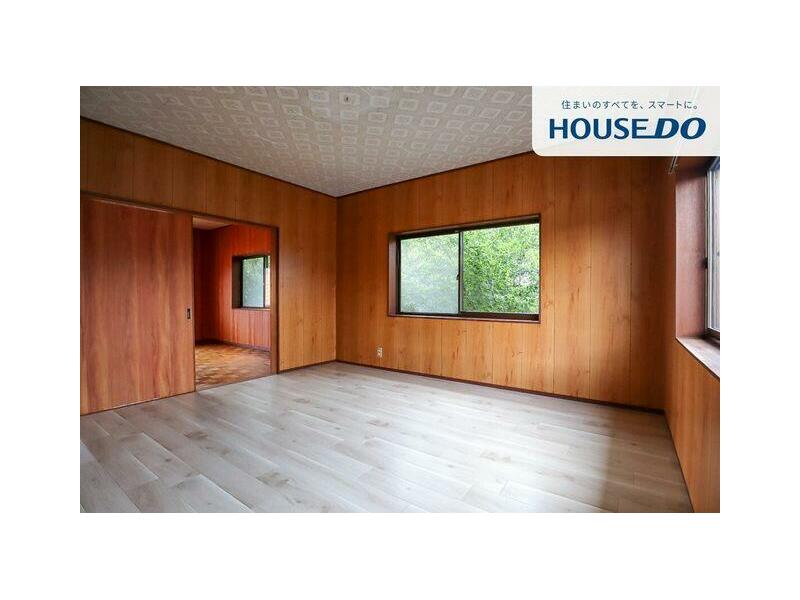 45 minutes on foot from Omi Railway Main Line "Hino" Station