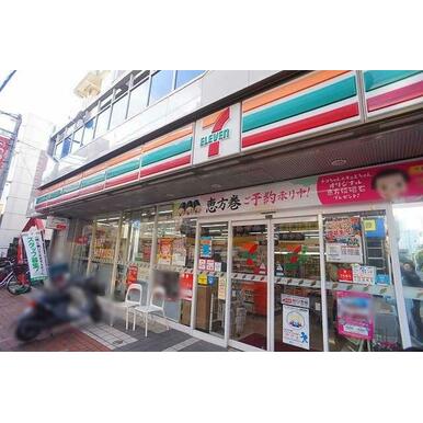 セブン-イレブン 川崎市ノ坪南店 距離：681m