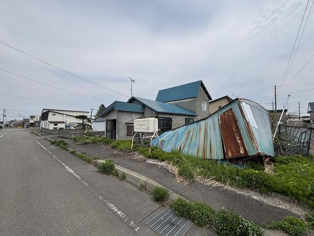 岩見沢市 志文本町四条3丁目 2階建 3LDK 4