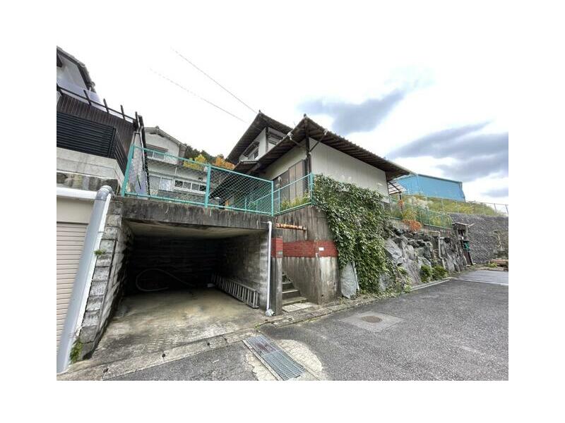Kamikamitsuyaku 6-chome, Yahatanishi Ward, Kitakyushu City (Mikamori Station) 2-story 4LDK