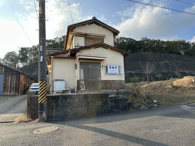 Cheap house for sale in Shirahamacho, Wakayama