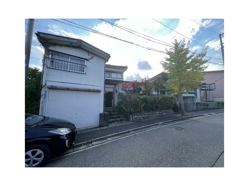 Joetsu City Nakamonmae 2-chome (Kasugayama Station) 2-story 5DK
