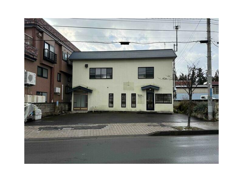 Hirosaki-shi, Hirosaki-shi Oaza-Akanecho 1-chome (Hirotakashita Sta.) 2F 4SLDK

9,800,000 yen