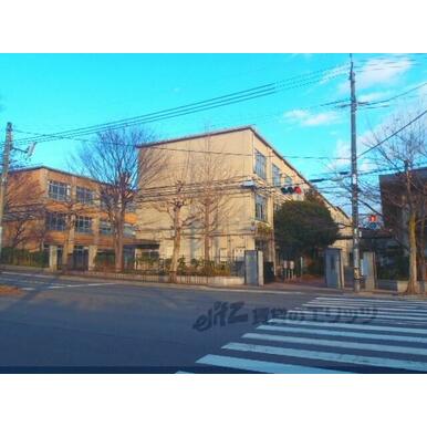 加茂川中学校 距離:850m