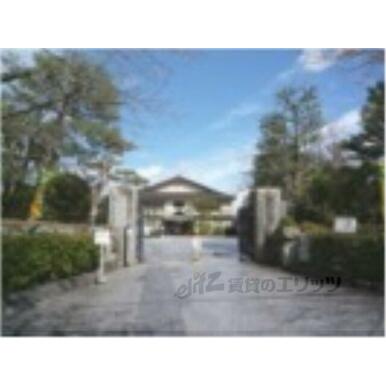 嵯峨小学校 距離：700m