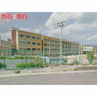 神戸市立夢野の丘小学校 距離:1,223m