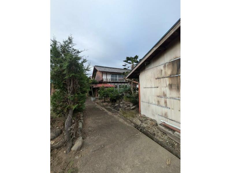 Kohinata, Matsuida-cho, Annaka-shi, Aichi (Isobe Sta.) 2F 6LDK

900,000 yen