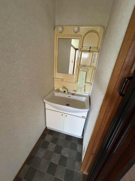 Takamatsu City, Kagawa-cho Ohno (near Ichinomiya Station) 2-story house, 6LDK &mdash; photo 4