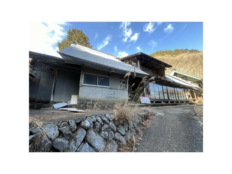 Yamanashi-shi, Yamanashi Kirisaki (Yamanashi-shi Station) 2F 7LDK

2,480,000 yen