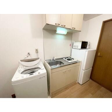※室内写真は家具・家電設置時の別室サンプル写真。