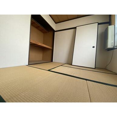 和室　押し入れ収納もしっかりあります