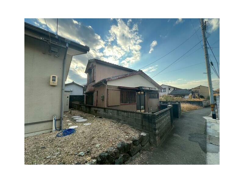 2-chome, Tsudacho, Tokushima-city (Bunka no Mori station) 2F 3LDK

1,980,000 yen