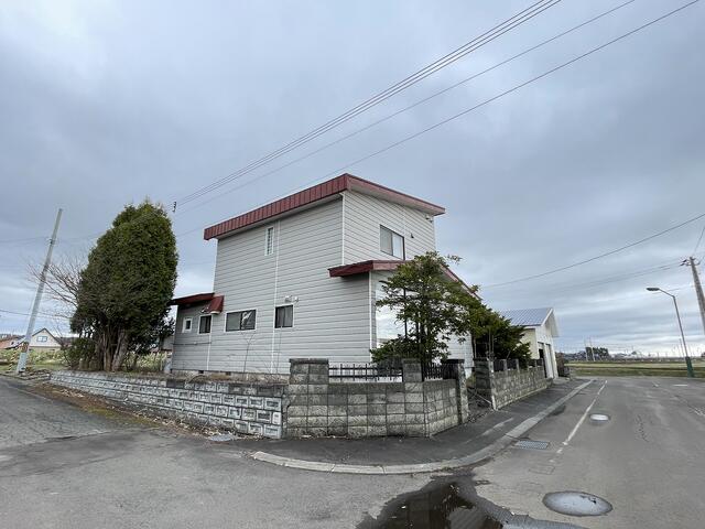 岩見沢市 栗沢町必成(栗沢駅) 2階建 4LDK 4