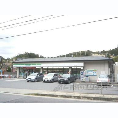 ファミリーマート 高雄梅ヶ畑店 距離:1,700m