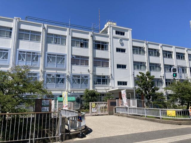 アットホーム 高槻市 芝生町１丁目 高槻市駅 3階建 ３ｌｄｋ 高槻 市の新築一戸建て 提供元 株 ｓａｋｕｒａ 一軒家 家の購入