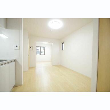 ★隣の洋室とつながっています★