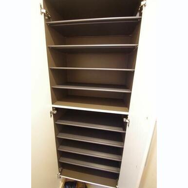 ★棚の取り外しもできる便利なシューズボックス★